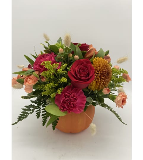 Pumpkin Spice centrepiece. An arrangement by Flower Trends Florists.