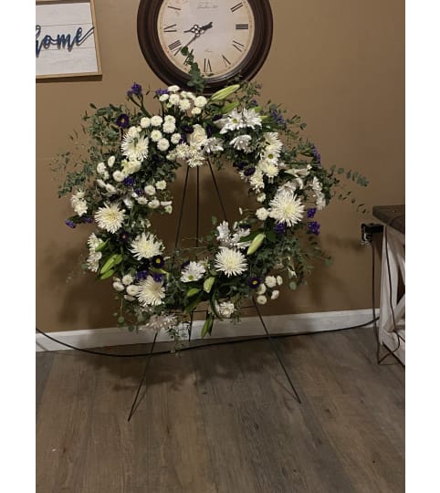 Large daisy, rose and hydrangea wreath