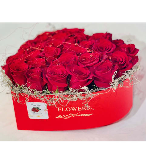 fresh rose heart box