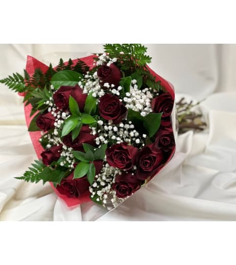 12 classic red roses bouquet