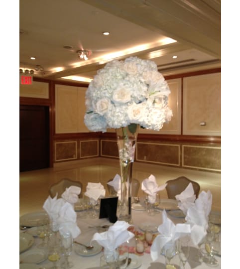 Elegant Wedding Centerpiece