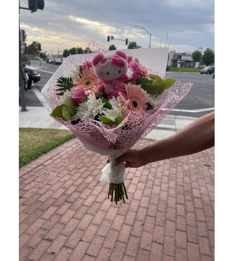 Hello Kitty BQT. An arrangement by Rose Flowers.