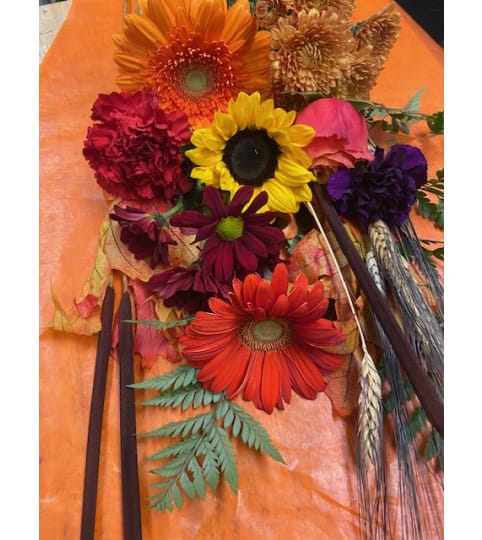 FALL DESIGNER CHOICE VASE ARRANGEMENT. An arrangement by Floral Boutique.