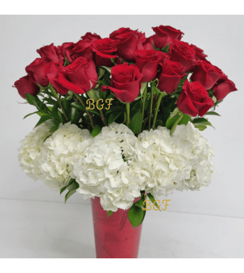 Sophisticated Roses with Hydrangea