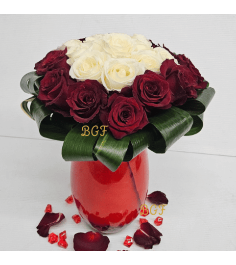 White and Red Passion Unique. An arrangement by Aventura Blooming Petals.