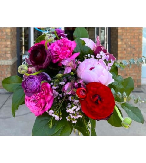 BOTT Valentine's Deluxe Designers choice Bouquet