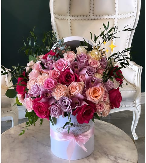 MI REYNA BOX. An arrangement by BellaRosa Gardens.