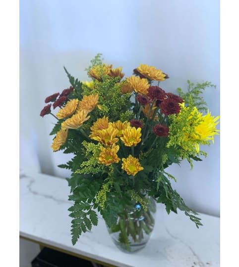 Fall Daisy Vase. An arrangement by Lori's Hearts and Flowers.