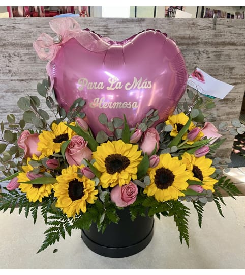 Heartfelt Radiance Bouquet. An arrangement by Floreria Mexico.