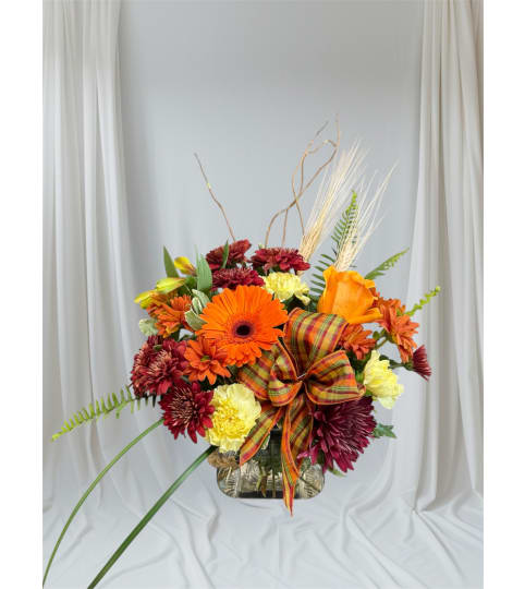 Autumn Embrace. An arrangement by In Bloom.
