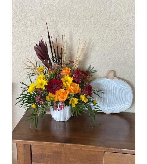Pumpkin Spice and Everything Nice. An arrangement by Loyalist Flowers.