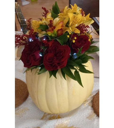 Harvest Glow Blooms. An arrangement by Judy Nicholls Floral Studio.