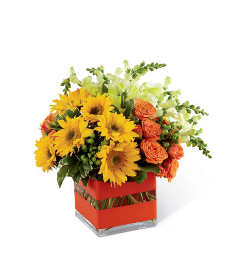 The FTD® Perfect Sun™ Bouquet. An arrangement by Country Cousins Flower Shop.