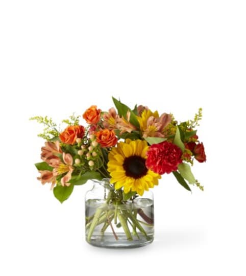 Sunnycrisp Bouquet 2021. An arrangement by Country Cousins Flower Shop.