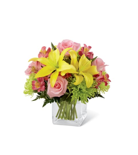 The FTD® Well Done™ Bouquet. An arrangement by Country Cousins Flower Shop.