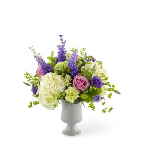 Delightful™ FTD Bouquet 2019. An arrangement by Country Cousins Flower Shop.