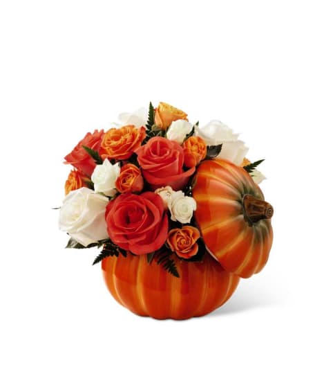 The FTD® Bountiful Rose Bouquet 2014. An arrangement by Country Cousins Flower Shop.
