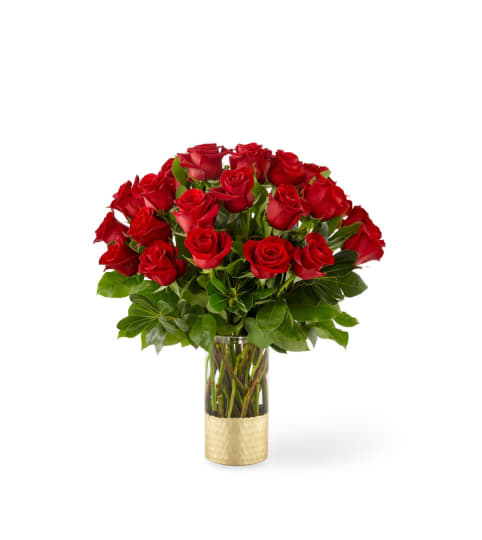 The FTD® Simply Gorgeous™ Rose Bouquet. An arrangement by Country Cousins Flower Shop.