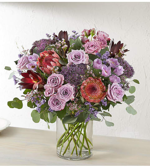 Fascinating™. An arrangement by Susana's Flowers.