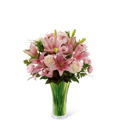 The FTD® Classic Beauty™ Bouquet. An arrangement by Country Cousins Flower Shop.