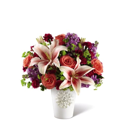 The FTD® California Chic™ Bouquet for Kathy Ireland Home. An arrangement by Country Cousins Flower Shop.