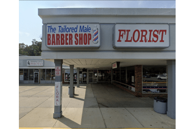 Todaisies Floral Design florist arranging flowers