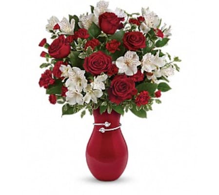 Teleflora's Pair of Hearts Bouquet