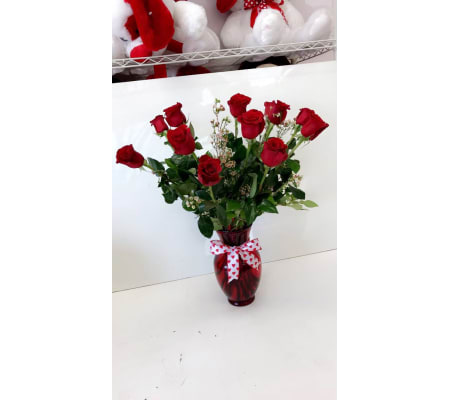 Red vase dozen roses