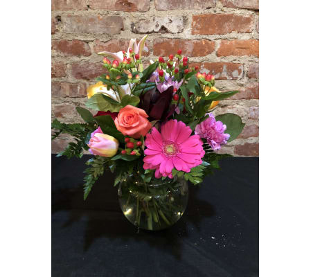 MIXED COLORS FOR VALENTINES DAY VASE
