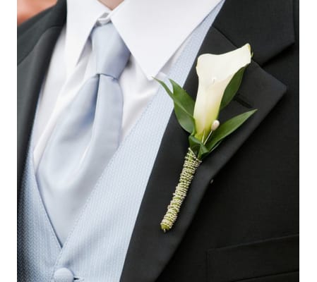white calla lily boutonniere