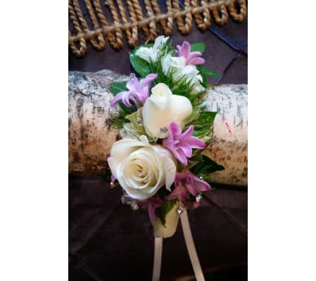 All around bracelet of flowers