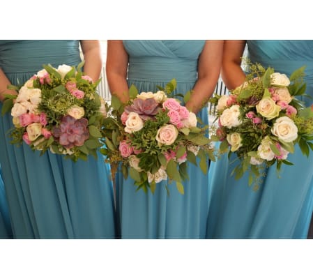 BRIDESMAID BOUQUET OF PREMIUM GARDEN FLOWERS
