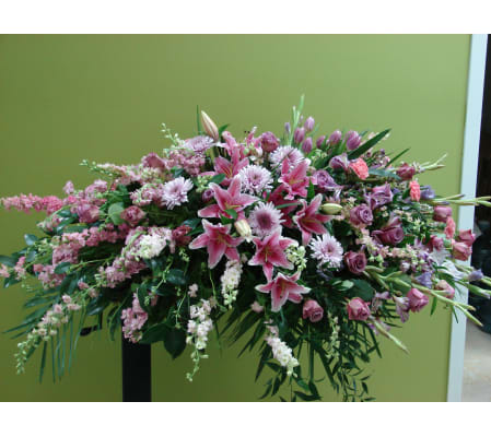 Smart Lovely Garden casket spray