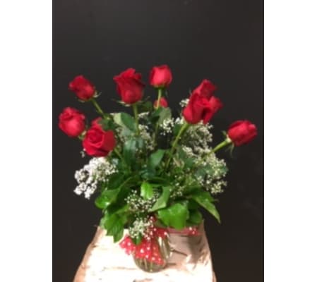 long-stem dozen classic red roses