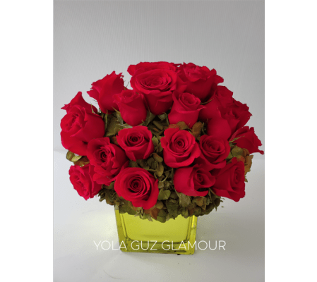 Luxurious Roses And Hydrangeas