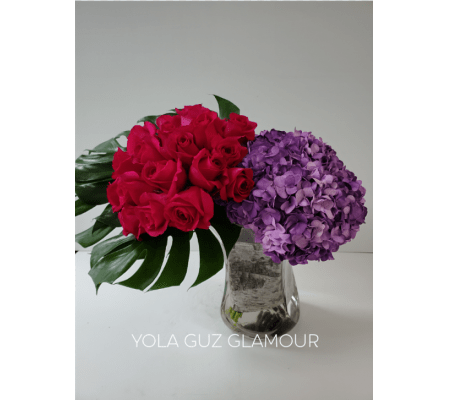 Passion Roses in Glass