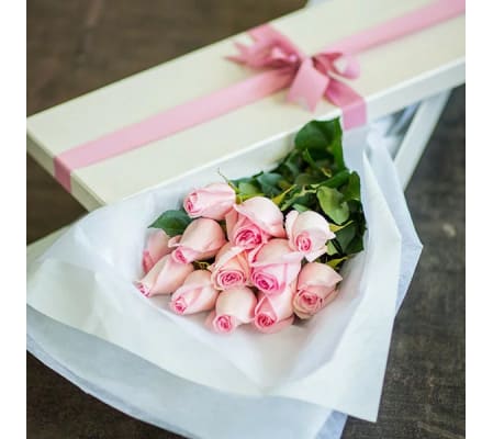 Long Stem Pink Roses in a Box