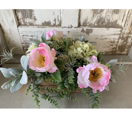Elegant Floral Mix in a Wooden Box