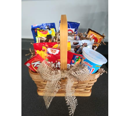 Salty & Sweet Snack Basket
