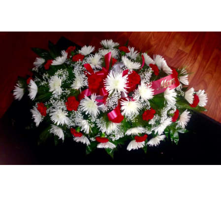 Traditional casket spray