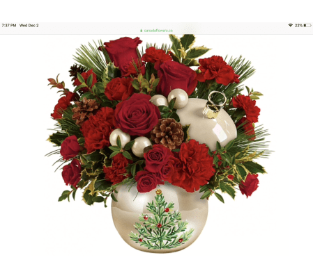 Christmas Tree Ornament Arrangement