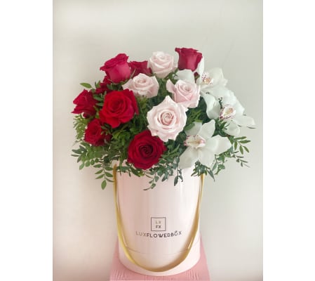 Deluxe size of Flower's Bomb ( on a picture deluxe size)