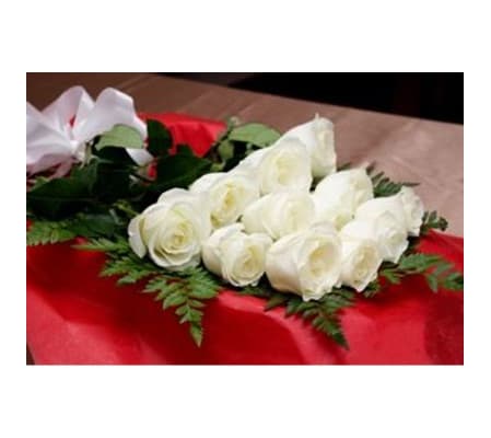 12 White Roses Boxed