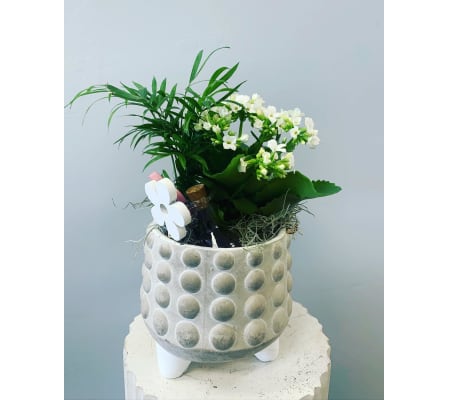 LOVELY STONE SPRING PLANTER