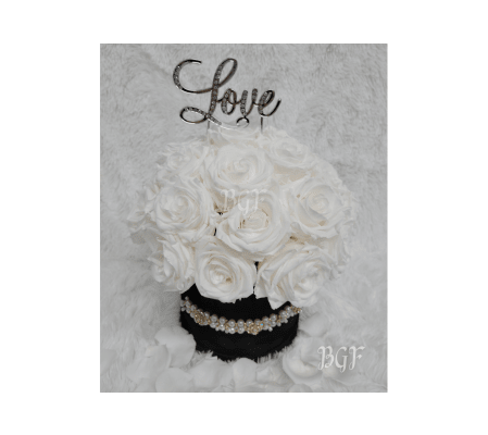 White Love in Suede Box Preserved Roses