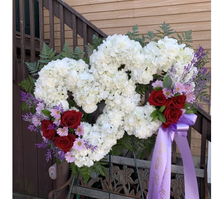 Roses and Lisianthus Arrangement