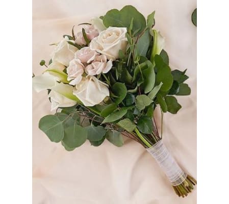 THROW BOUQUET GUZMAN