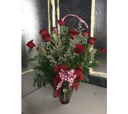 Premium Roses, Lighted Vase, w/ Keepsake Necklace