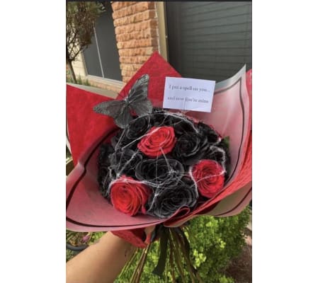 Red & Black Spooky Bouquet