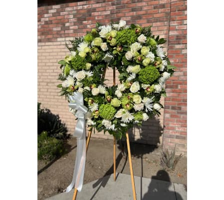 Green Wreath Stand